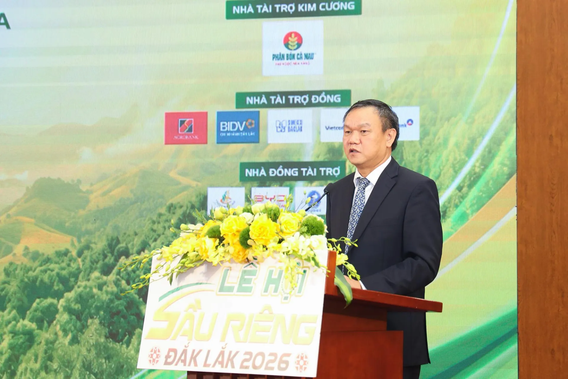 Phó Chủ tịch UBND tỉnh Đắk Lắk Đào Mỹ - Trưởng Ban Tổ chức Lễ hội phát biểu tại họp báo a2-1