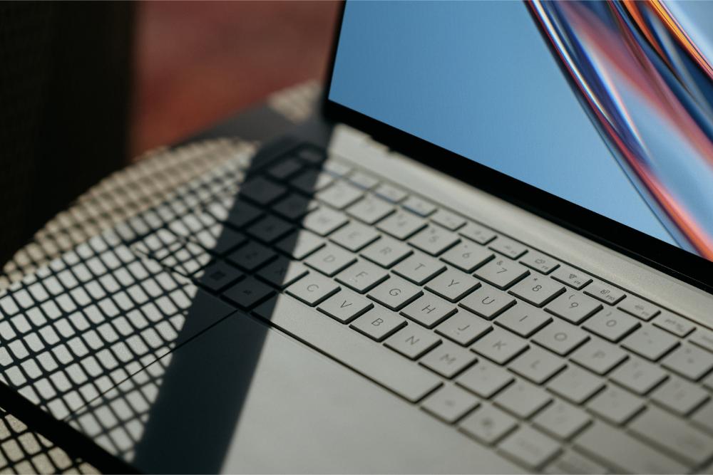 asus_expertbookultra_acn_scenario34-2