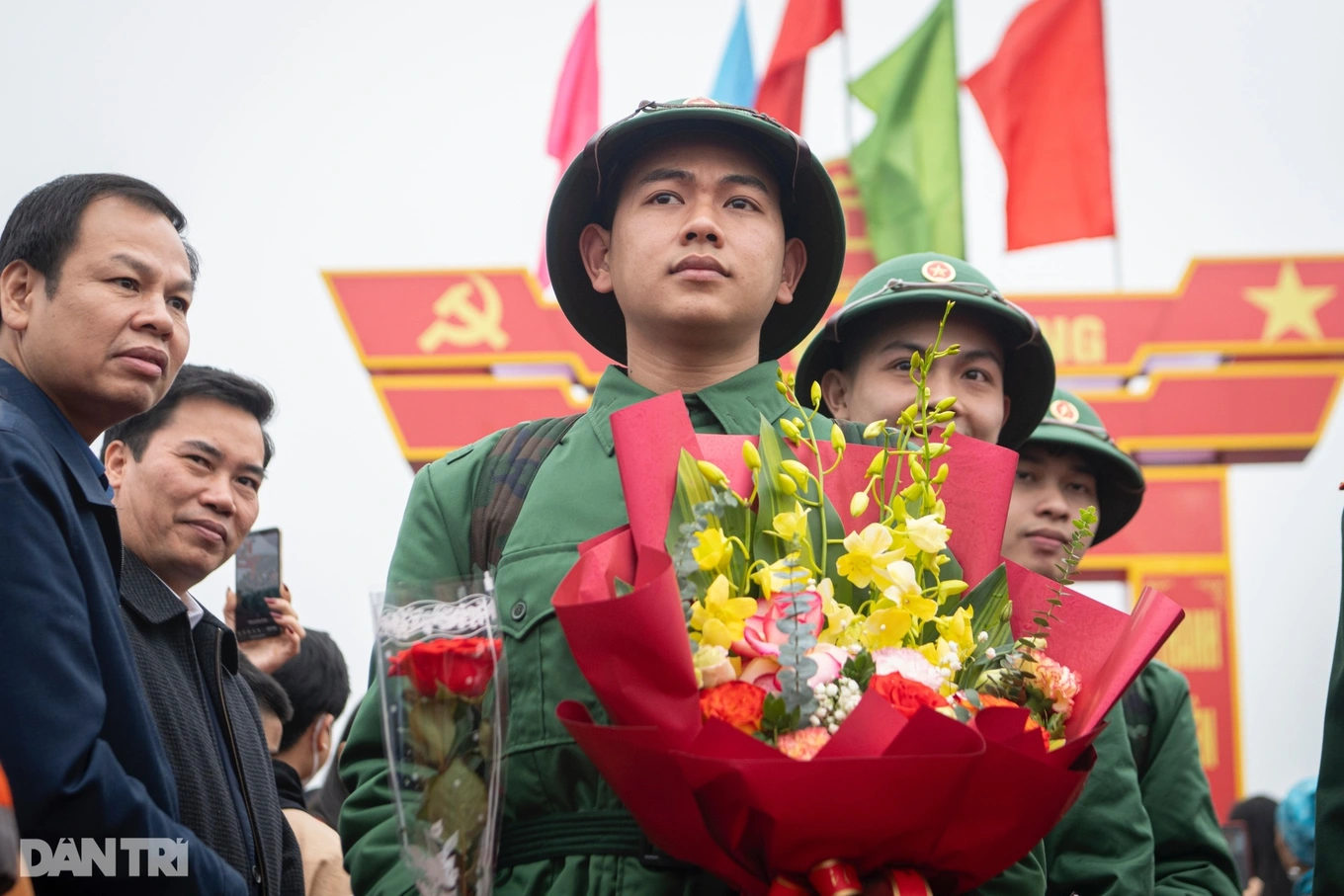cong-dan-co-hinh-xam-nhu-the-nao-se-khong-duoc-di-nghia-vu-quan-su-1752128429308-1