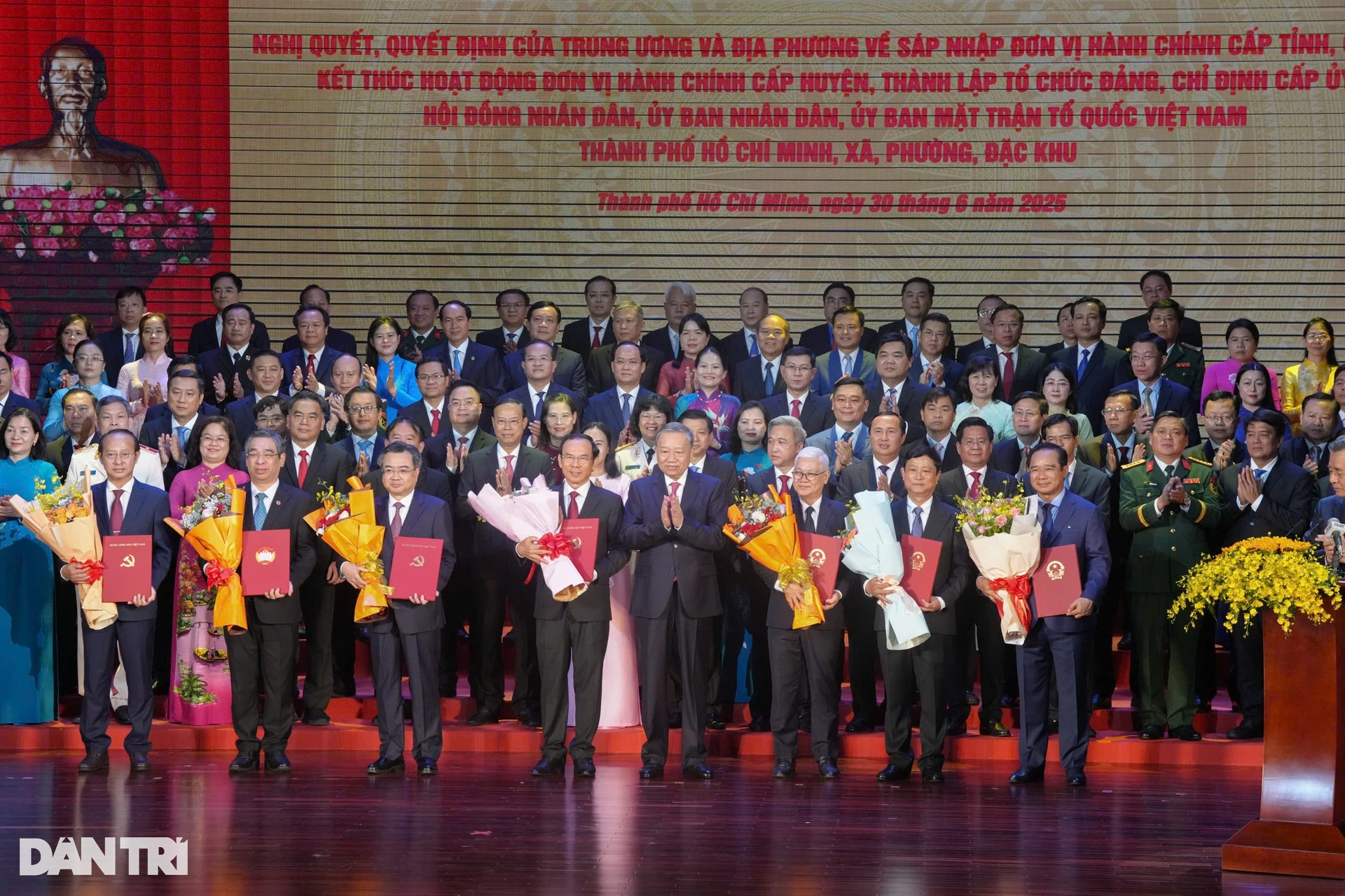 nhung-chi-tiet-dac-biet-cua-bi-thu-chu-tich-cac-tinh-thanh-sau-sap-nhap-1751276307029