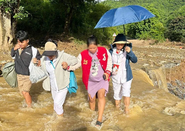 san-phu-di-sinh-1-17537639485681640958673
